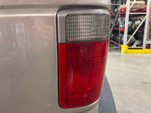Load image into Gallery viewer, OUTER TAIL LIGHT LAMP Range Rover 2000 00 2001 01 2002 02 Left - NW429315

