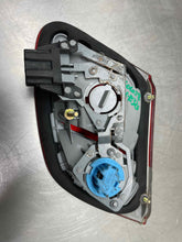 Load image into Gallery viewer, TAIL LIGHT LAMP ASSEMBLY E320 E430 E55 00 01 02 Right - NW429310
