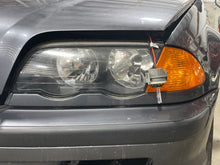 Load image into Gallery viewer, HEADLIGHT LAMP ASSEMBLY 320i 323i 323ic 323is 325ci 325i 328i 99-01 Left - NW429517
