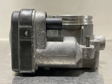 Load image into Gallery viewer, THROTTLE BODY BMW 320I 325I 525I X3 Z3 Z4 01 02 03 - 06 - NW429622
