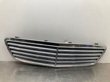 Load image into Gallery viewer, GRILLE Mercedes C320 C240 C2303 2001 01 2002 02 2003 03 2004 04 Upper - NW429889
