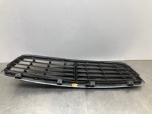 Load image into Gallery viewer, GRILLE Mercedes C320 C240 C2303 2001 01 2002 02 2003 03 2004 04 Upper - NW429889
