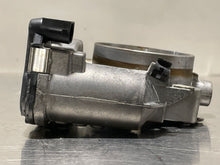 Load image into Gallery viewer, THROTTLE BODY Mercedes R350 R500 E350 C250 ML350 S400 2006 06 07 08 09 10 11 - NW430056

