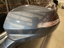 Load image into Gallery viewer, Side View Door Mirror Cadillac XT5 2021 - NW429440
