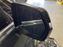 Load image into Gallery viewer, Side View Door Mirror Cadillac XT5 2021 - NW429441
