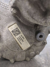 Load image into Gallery viewer, Transfer Case Cadillac XT5 2021 - NW429619
