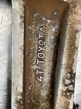 Load image into Gallery viewer, WHEEL RIM Venza 09-13 19x7-1/2 ALLOY 19x7-1/2, 5 lug, 4-1/2" - NW430113
