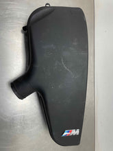 Load image into Gallery viewer, Intake Manifold  BMW M6 2007 - NW431681
