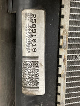 Load image into Gallery viewer, RADIATOR Cadillac STS 2008 08 2009 09 2010 10 2011 11 - NW131585
