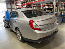 Load image into Gallery viewer, Carrier Assembly Lincoln MKS 2016 - NW431498
