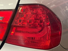 Load image into Gallery viewer, OUTER TAIL LIGHT LAMP BMW 323i 328i 335i M3 09 10 11 Right - NW432782
