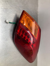 Load image into Gallery viewer, OUTER TAIL LIGHT LAMP Nissan Murano 2009 09 2010 10 Right - NW432792
