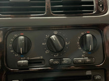 Load image into Gallery viewer, TEMPERATURE CONTROLS C70 S70 V70 XC70 98 99 00 01 02 03 04 - NW433220
