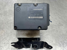Load image into Gallery viewer, ABS PUMP Volvo V70 S70 1999 99 00 01 02 03 04 - NW432956
