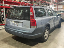 Load image into Gallery viewer, CARRIER ASSEMBLY Volvo V70 2001 01 2002 02 Rear AWD - NW433601

