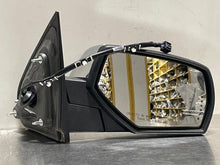 Load image into Gallery viewer, [INVENTORYCAR_YEAR_MAKE_MODEL] SIDE VIEW DOOR MIRROR Right - NW434233
