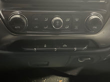 Load image into Gallery viewer, Temperature Controls  SILVERADO 1500 PICKUP 2017 - NW434748
