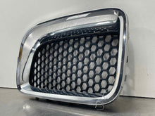 Load image into Gallery viewer, Grille Pontiac Torrent 2008 - NW97966
