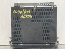Load image into Gallery viewer, AM FM 6 Disc CD Bose Nissan Altima 2004 04 - NW445121
