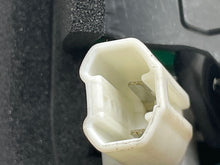 Load image into Gallery viewer, OUTER TAIL LIGHT LAMP Lexus RX330 RX350 04 05 06 07 08 09 Right - NW436248
