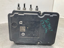 Load image into Gallery viewer, ABS ANTI-LOCK BRAKE PUMP Jetta Passat 2015 15 2016 16 2017 17 - NW436355
