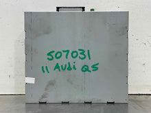 Load image into Gallery viewer, RADIO RECEIVER A4 A5 A6 Q3 Q5 Q7 RS5 S5 S6 Touareg 2009-2017 - NW437207
