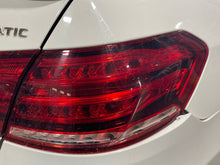 Load image into Gallery viewer, OUTER TAIL LIGHT LAMP E250 Van E250D E300 E350 E400 E550 E63 14-16 Right - NW438166
