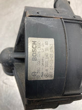 Load image into Gallery viewer, AIR INJECTION PUMP SMOG Mercedes CLK550 E350 SL550 S450 S550 06 07 08 09 10 11 - NW438242
