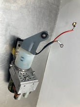 Load image into Gallery viewer, CONVERTIBLE TOP MOTOR CLK320 CLK350 CLK500 CLK55 CLK550 CLK63 04-09 - NW438318
