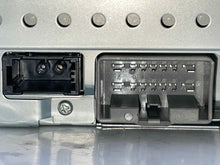 Load image into Gallery viewer, RADIO Jaguar XF XFR 2009 09 2010 10 2011 11  AM FM CD - NW137880
