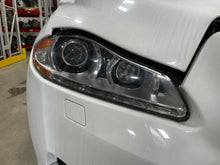 Load image into Gallery viewer, HEADLIGHT LAMP ASSEMBLY Vanden Pl XJ XJL XJR 2010-2015 Right - NW439485
