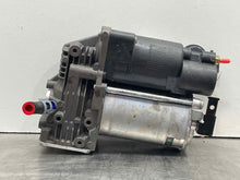 Load image into Gallery viewer, SUSPENSION AIR COMPRESSOR PUMP Vanden Pl XJ XJL XJR 2010-2014 - NW439178
