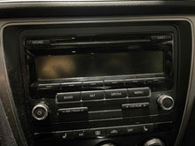Load image into Gallery viewer, Radio Jetta Passat Beetle 2011 11 2012 12 2013 13 2014 14 - NW439615
