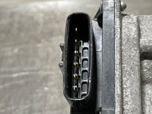 Load image into Gallery viewer, THROTTLE BODY Camry Highlander Rav 4 Avalon 05 06 - 10 - NW440735
