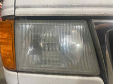 Load image into Gallery viewer, [INVENTORYCAR_YEAR_MAKE_MODEL] HEADLIGHT LAMP ASSEMBLY Right - NW564232
