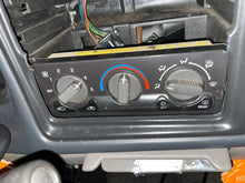 Load image into Gallery viewer, REAR TEMPERATURE CONTROLS Avalanche 1500 Avalanche 2500 Silverado 99-02 - NW441863
