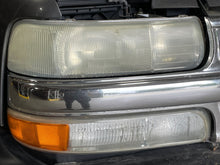 Load image into Gallery viewer, HEADLIGHT LAMP ASSEMBLY Silverado 1500 Pickup Silverado 2500 99-06 Left - NW441870

