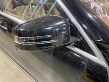 Load image into Gallery viewer, [INVENTORYCAR_YEAR_MAKE_MODEL] SIDE VIEW DOOR MIRROR Right - NW442527
