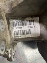 Load image into Gallery viewer, TRANSFER CASE Volvo V60 V70 2007 07 2008 08 2009 09 2010 10 2011 11 - NW177158
