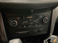 Load image into Gallery viewer, Temperature Controls Ford Escape 2018 - NW443469
