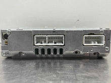 Load image into Gallery viewer, Radio Toyota Prius 2001 01 2002 02 2003 03 - NW444181
