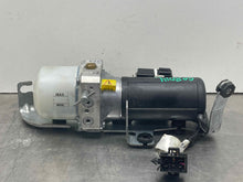 Load image into Gallery viewer, CONVERTIBLE TOP MOTOR Beetle 2003 03 2004 04 2005 05 06 07 08 09 10 - NW444434
