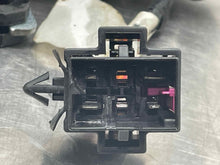 Load image into Gallery viewer, CONVERTIBLE TOP MOTOR Beetle 2003 03 2004 04 2005 05 06 07 08 09 10 - NW444434
