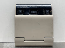 Load image into Gallery viewer, Info-Gps Screen  SUBURBAN 1500 2015 - NW445496
