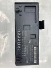 Load image into Gallery viewer, DOOR CONTROL MODULE COMPUTER Gl320 Gl350 Gl450 Gl550 ML320 ML350 08-13 - NW265712
