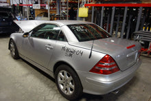 Load image into Gallery viewer, CARRIER ASSEMBLY C230 SLK230 2002 02 2003 03 2004 04 - NW47307
