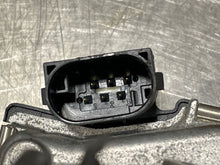 Load image into Gallery viewer, THROTTLE BODY Mercedes B200 2006 06 2007 07 2008 08 2009 09 2010 10 2011 11 - NW446242
