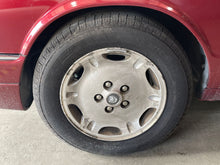 Load image into Gallery viewer, WHEEL Jaguar Xj6 95 96 97 16" Alloy 6 Hole - NW446786
