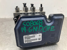 Load image into Gallery viewer, ABS Pump  GRAND CHEROKEE 2019 - NW447571
