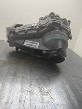 Load image into Gallery viewer, Transfer Case  GRAND CHEROKEE 2019 - NW447798

